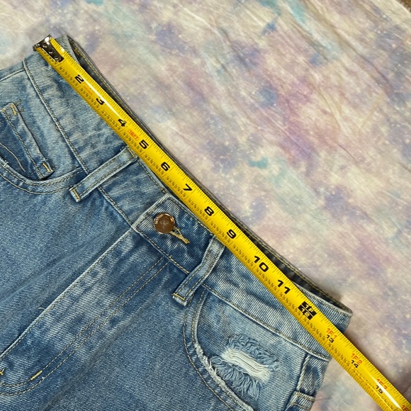 Shein • Floral Appliqué Distressed Denim Skirt - Picture 5 of 12